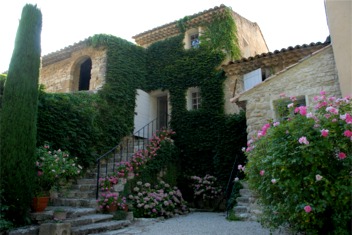 Bastide : Entrée de l'Appartement " Les Petites Sources "