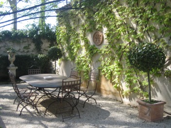 Bastide : vue tonelle provencale