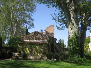 Bastide : vue platane et tonelle